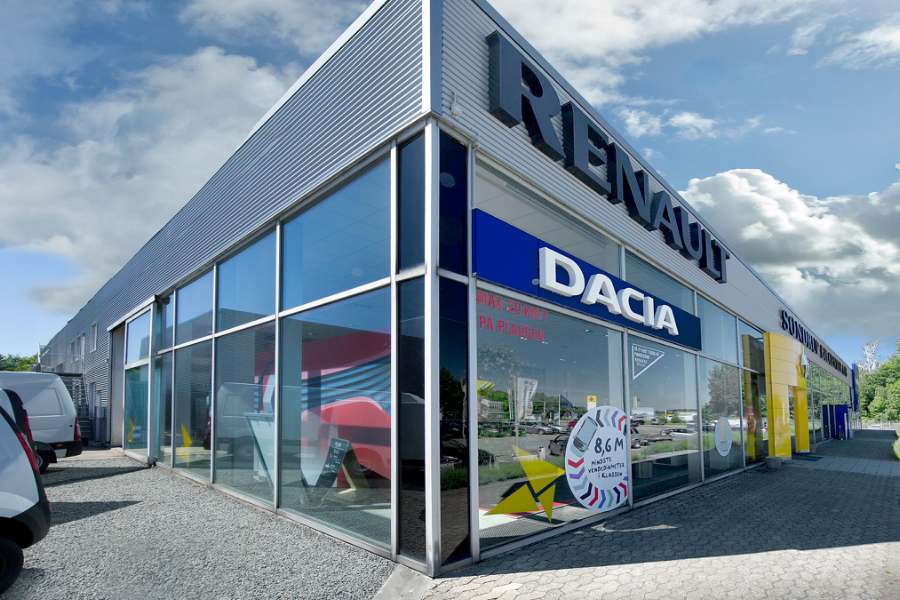 Autohaus mit neuem und harmonischem Stil, Gunnar Clausens Vej 4, 6260 Viby J